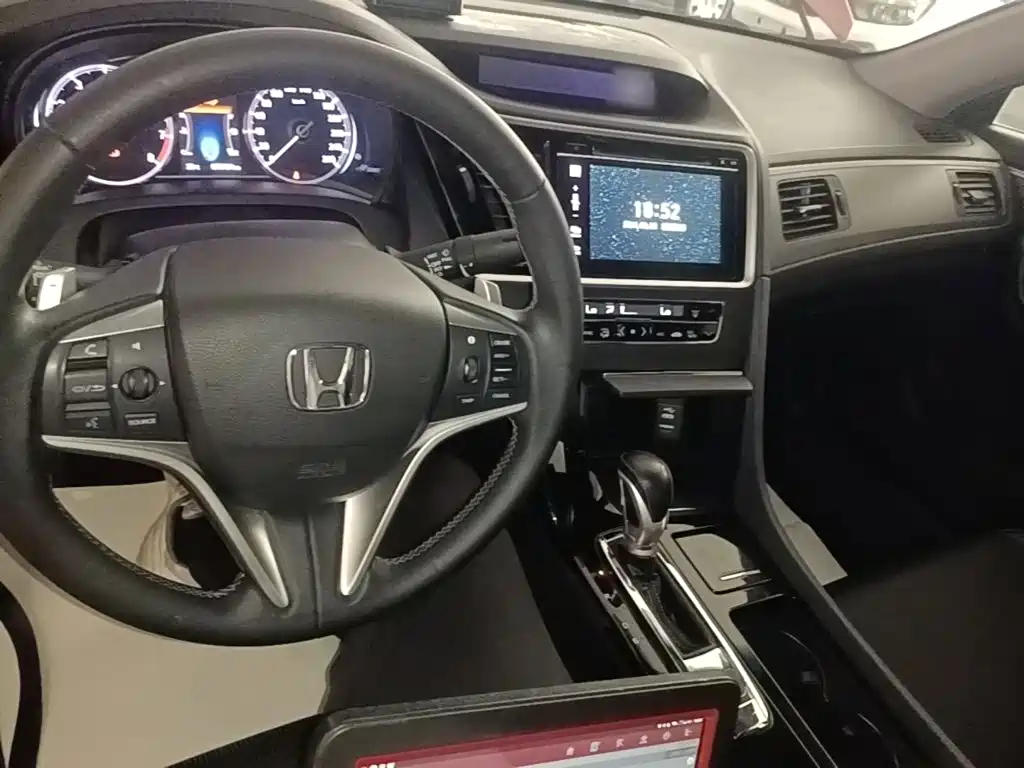 Honda Spirior 2016 — фото 10