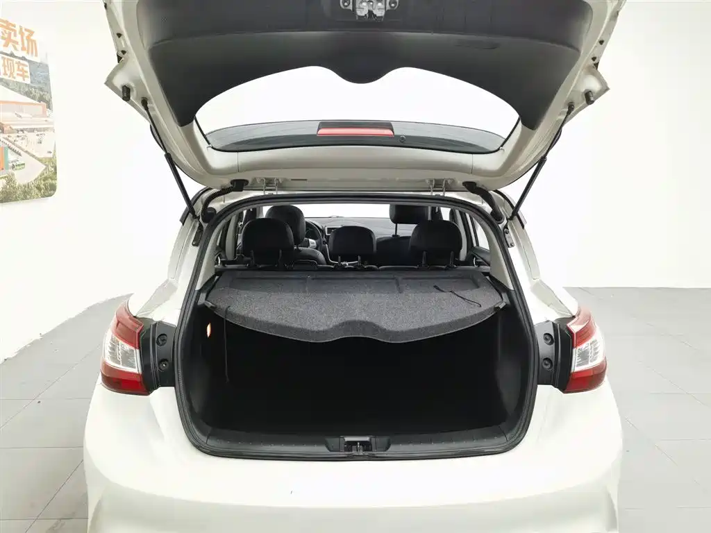 Nissan Tiida 2021 — фото 16