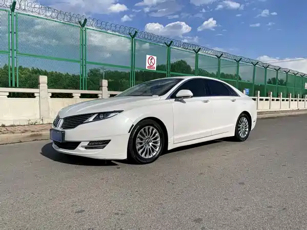 Lincoln MKZ 2014