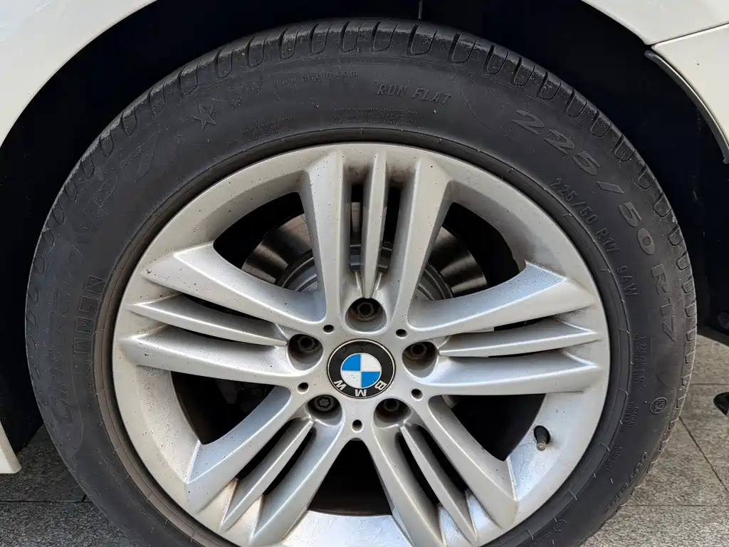 BMW 3 Series 2017 — фото 10