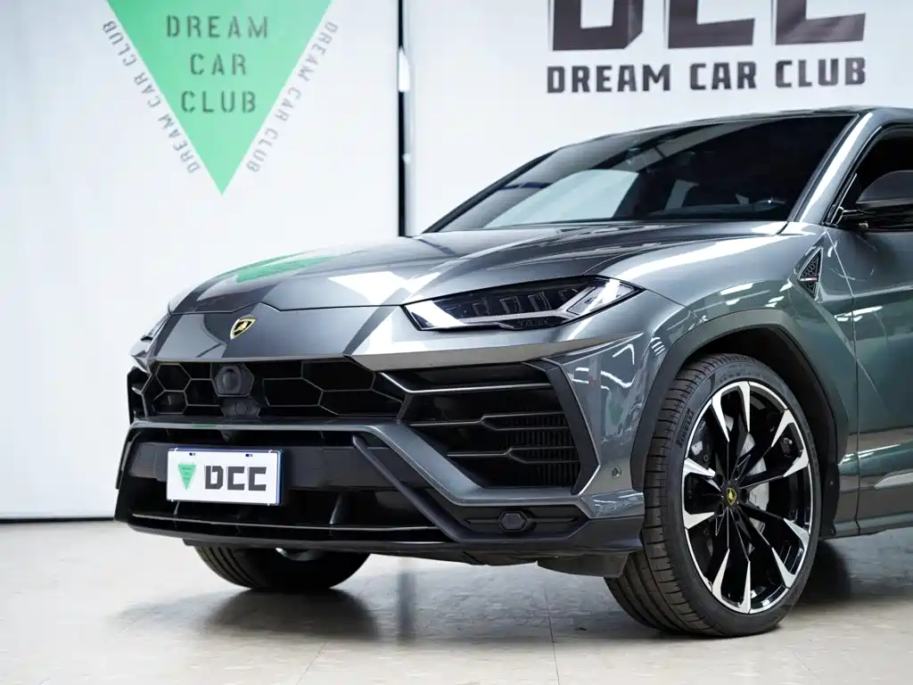 Lamborghini Urus 2019 — фото 20