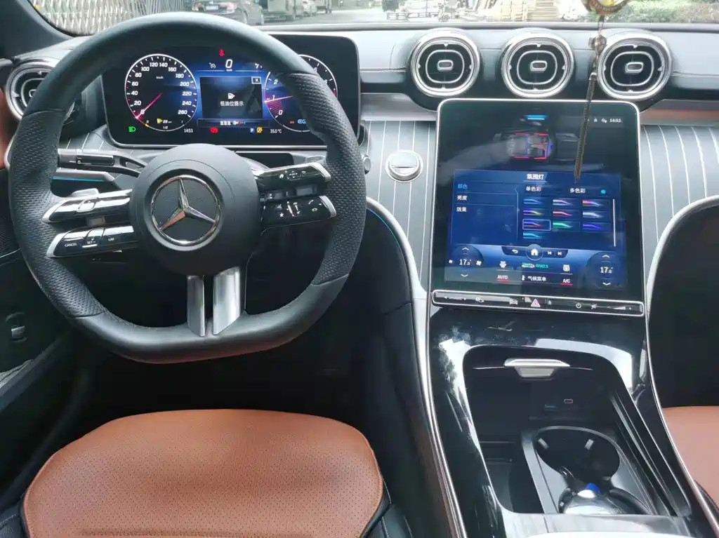 Mercedes-Benz C-Class 2023 — фото 7