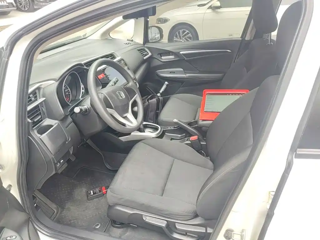 Honda Fit 2015 — фото 15