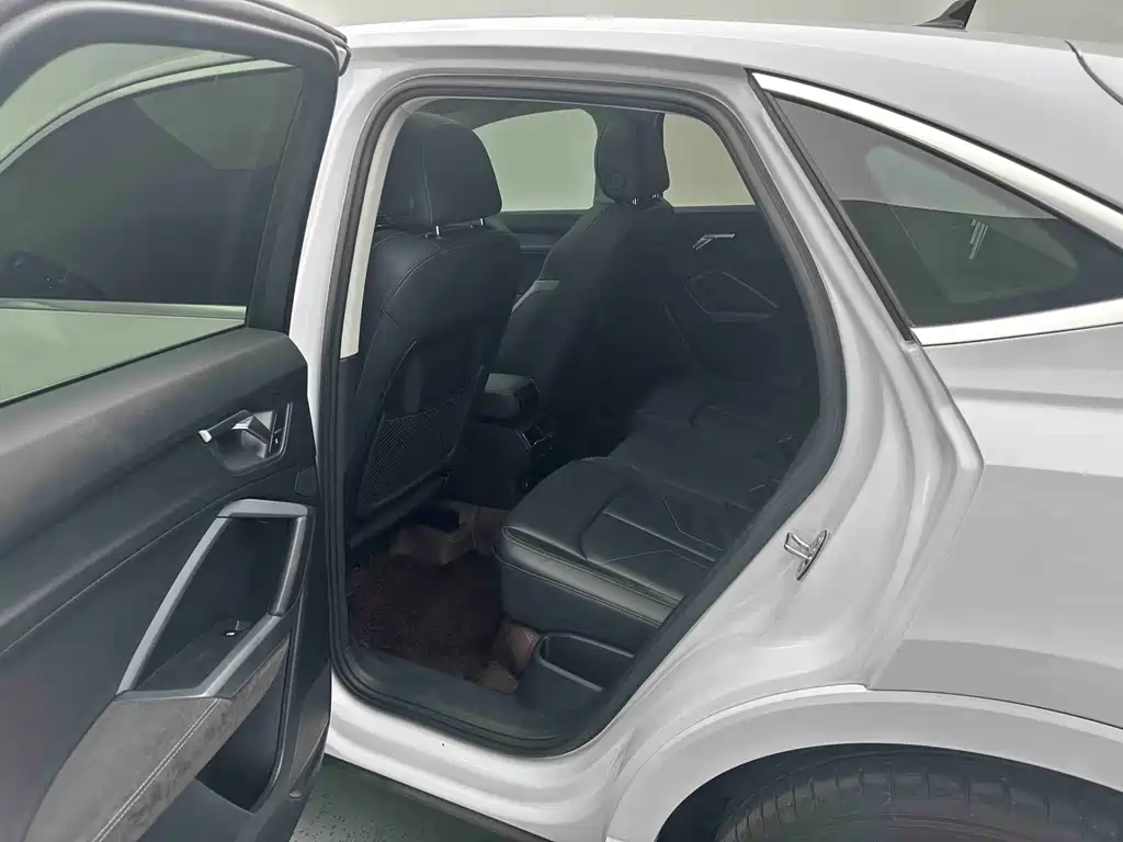Audi Q3 Sportback 2022 — фото 12