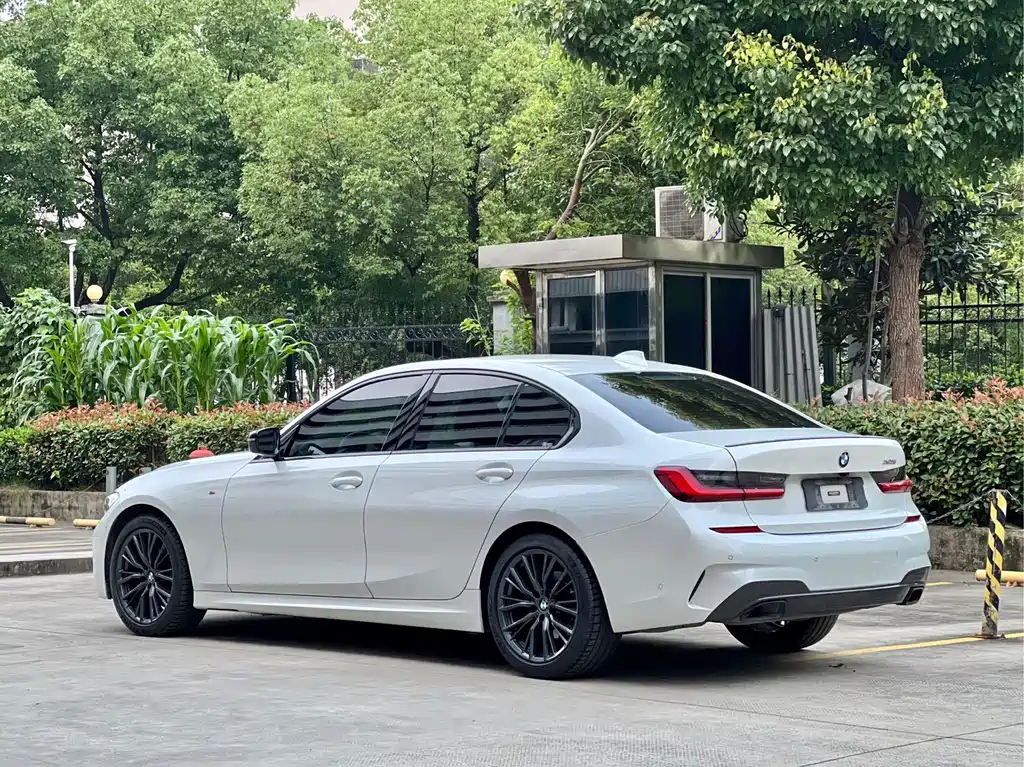 BMW 3 Series 2021
