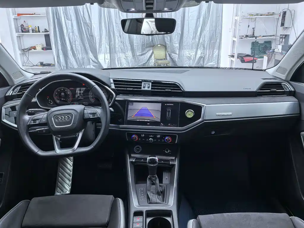 Audi Q3 2023 — фото 14