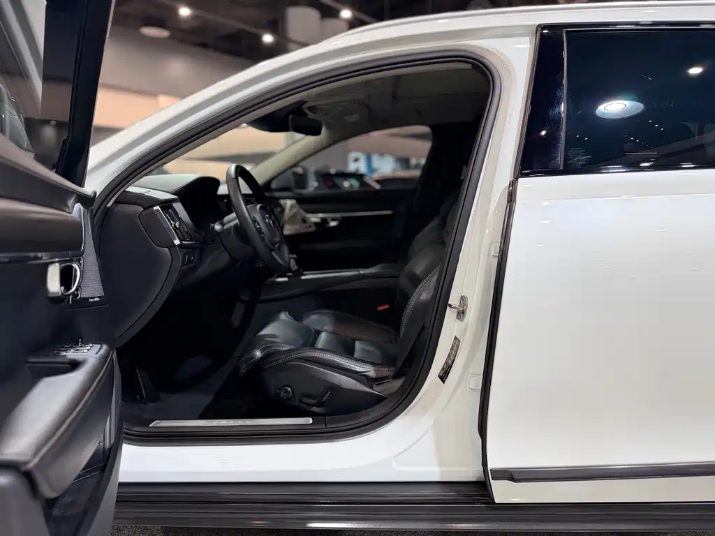 Volvo V90 2018 — фото 18