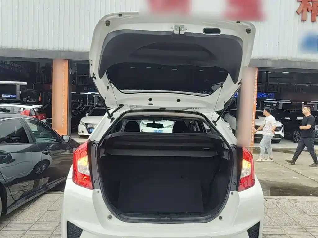 Honda Fit 2015 — фото 19