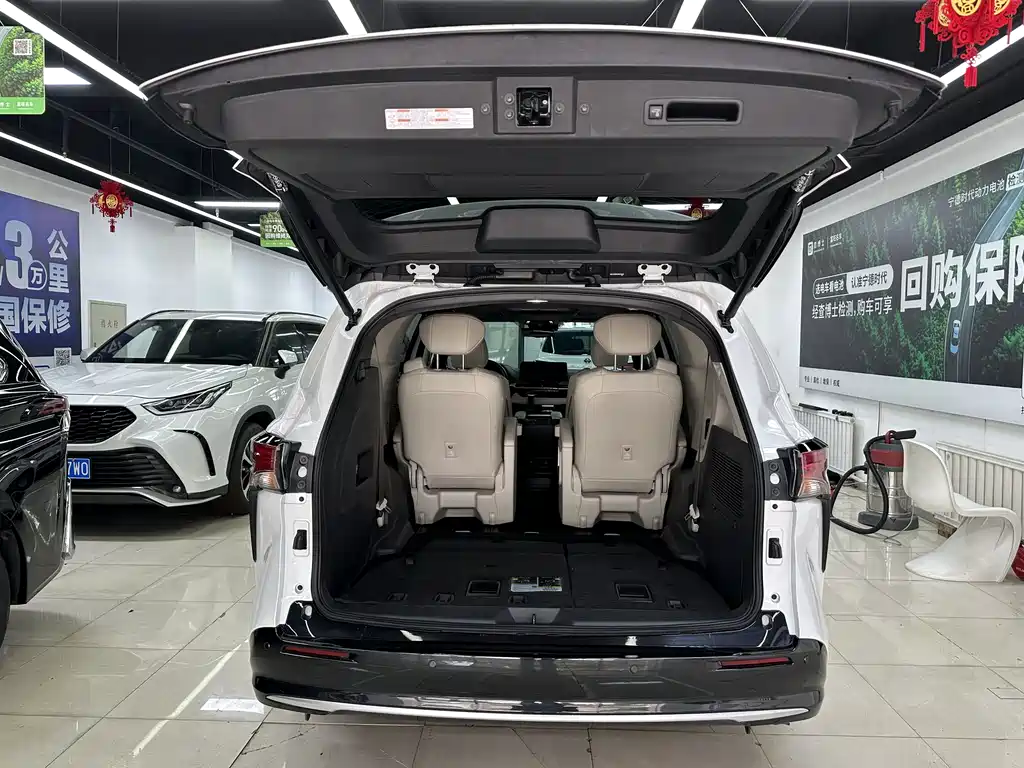 Toyota Sienna 2024