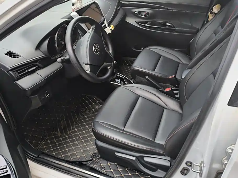 Toyota Yaris L 2020 — фото 9