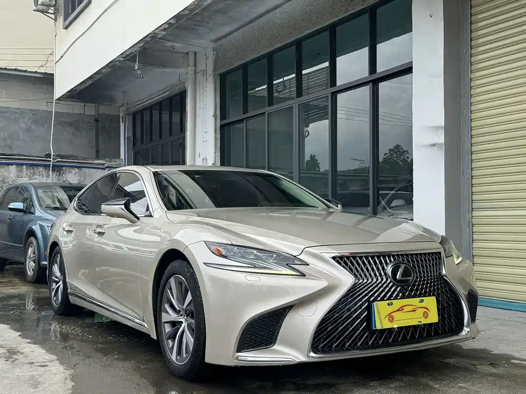 Lexus LS 2019 — фото 6