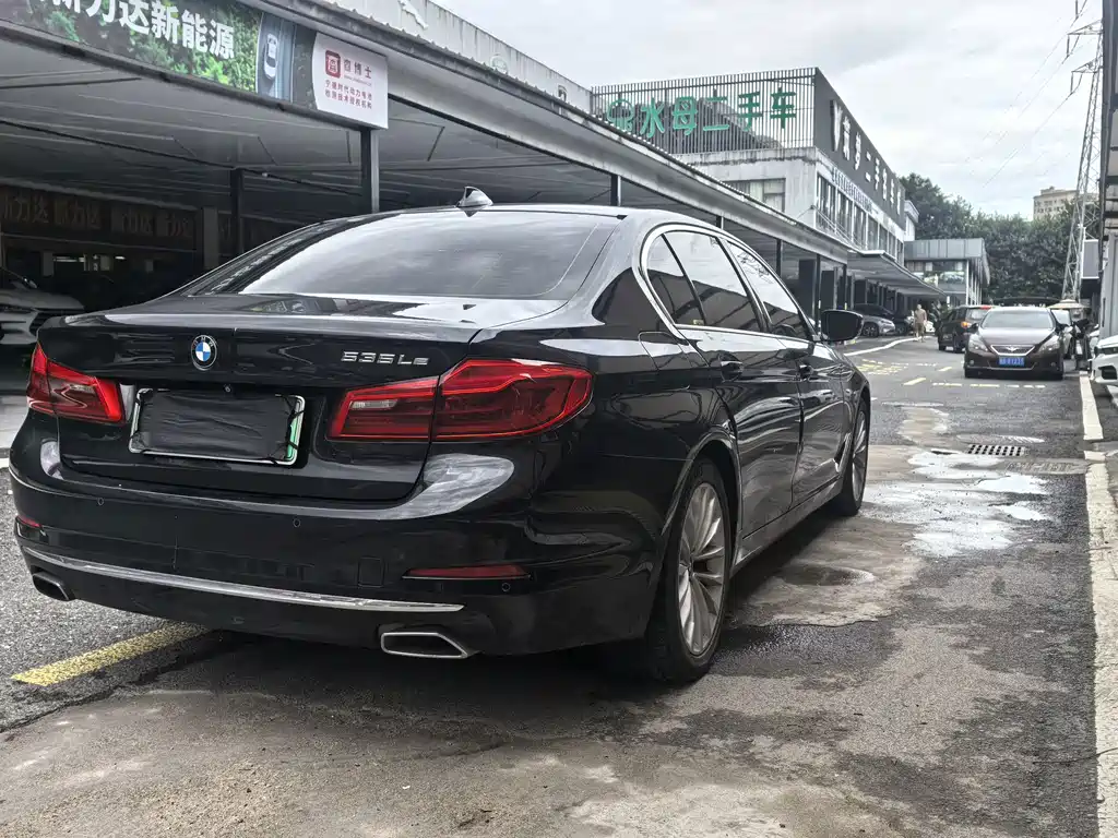 BMW 5 Series New Energy 2019 — фото 9