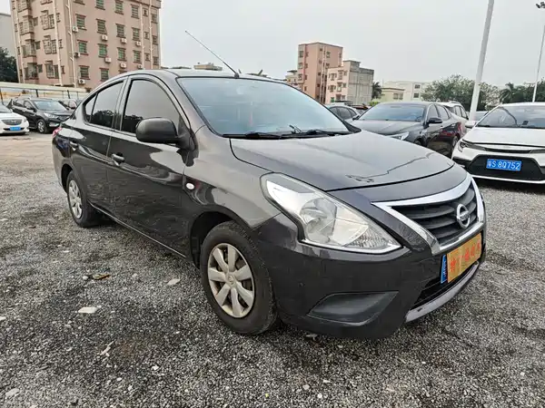 Nissan Sunny 2015
