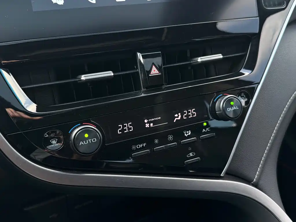 Toyota Camry 2021 — фото 20