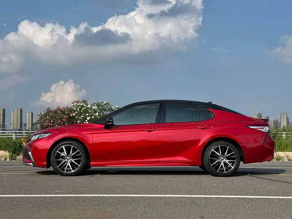 Toyota Camry 2021
