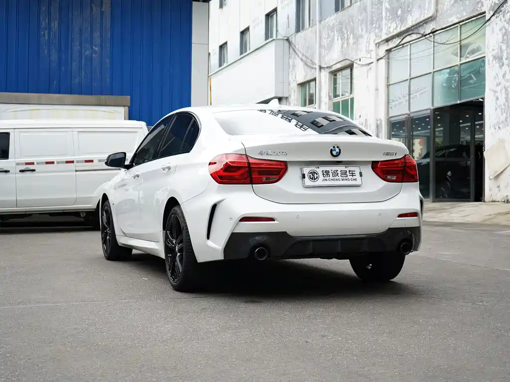 BMW 1 Series 2023