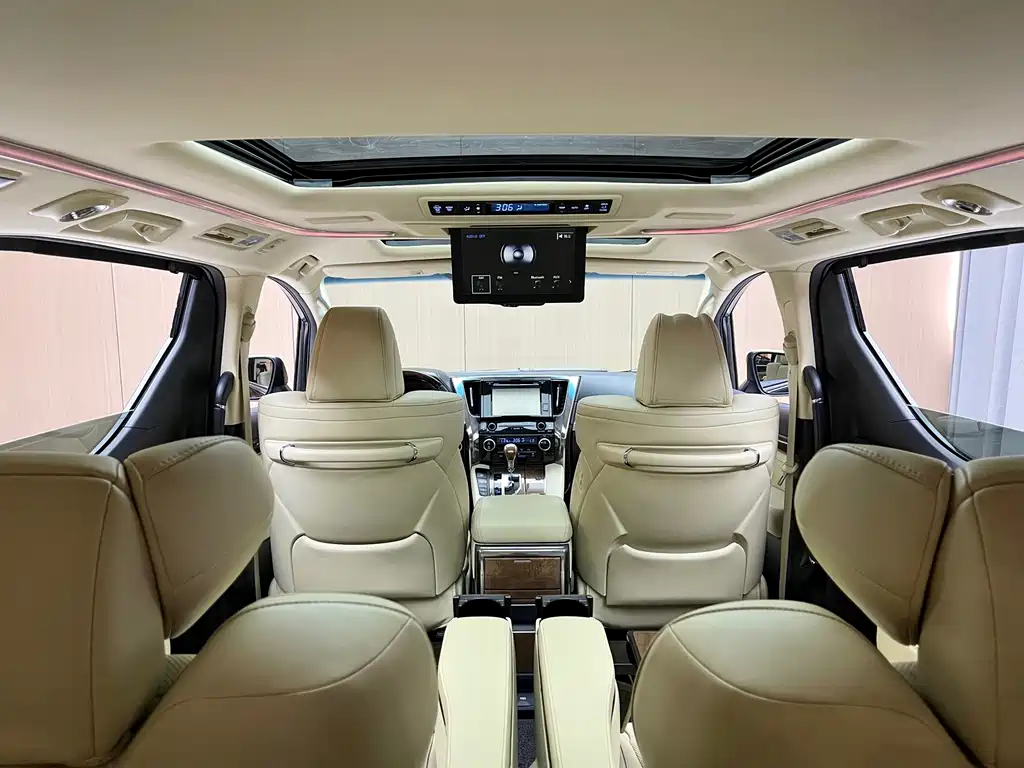 Toyota Alphard 2018 — фото 11