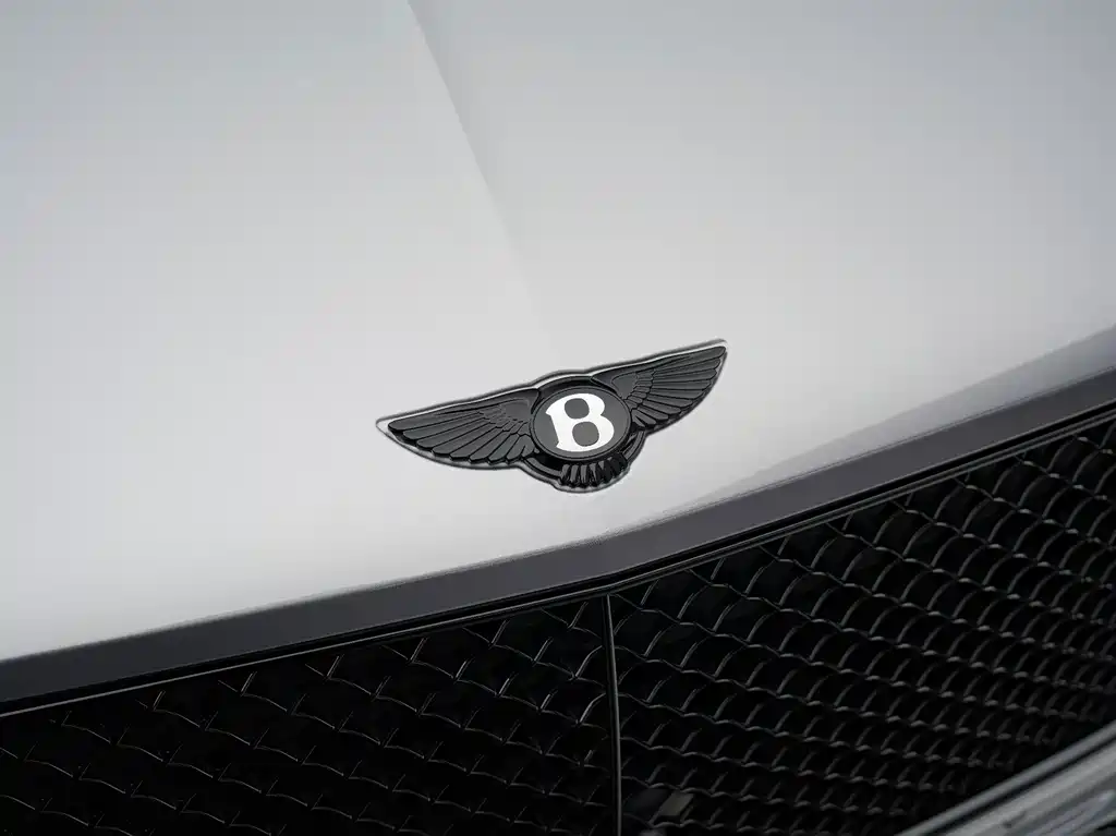 Bentley Bentayga 2022 — фото 2