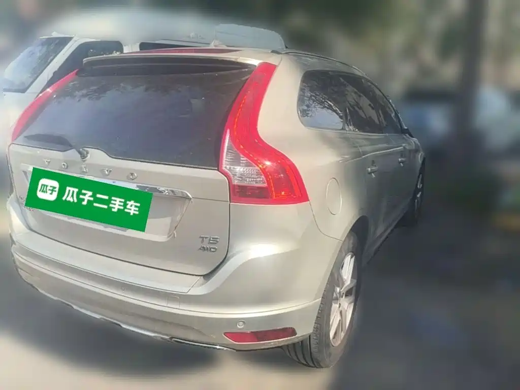 Volvo XC60 2016 — фото 12