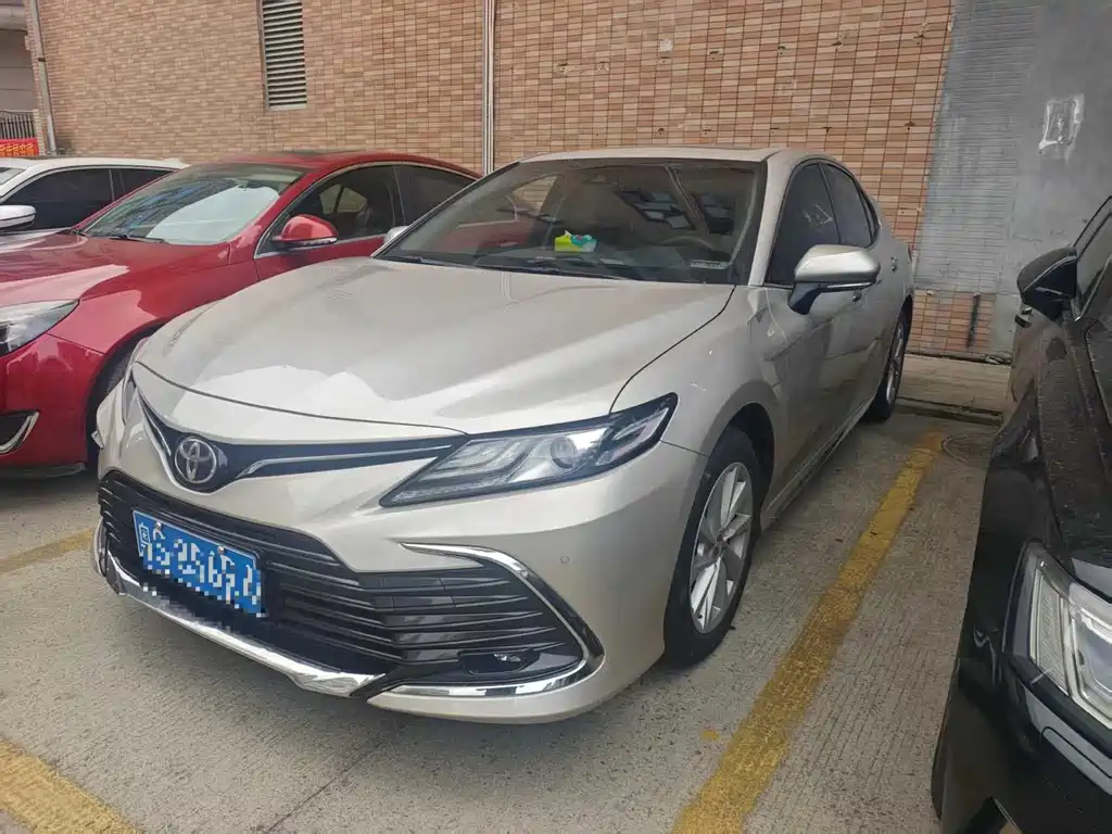 Toyota Camry 2024 — фото 1