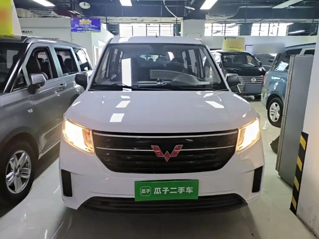Wuling Hongguang PLUS 2022