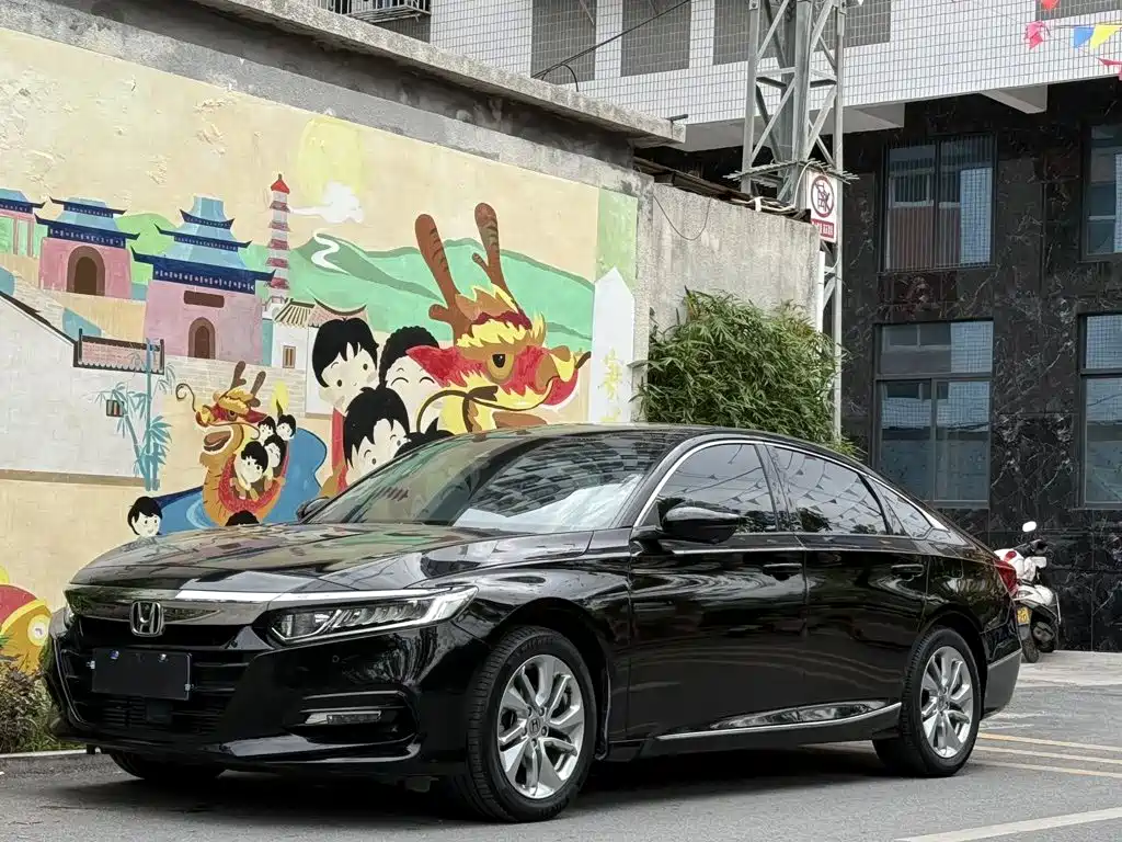 Honda Accord 2018 — фото 1