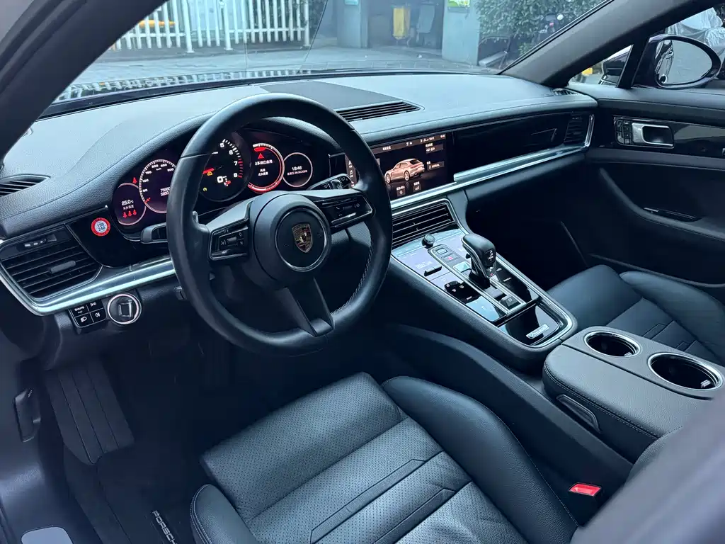Porsche Panamera 2021 — фото 16