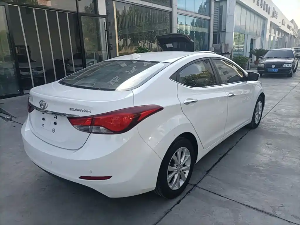 Hyundai Elantra Langdong 2016 — фото 7