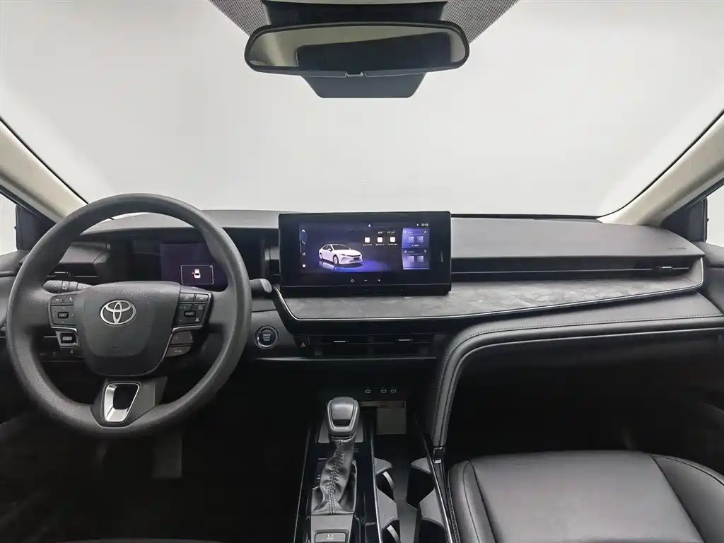 Toyota Camry 2025 — фото 5