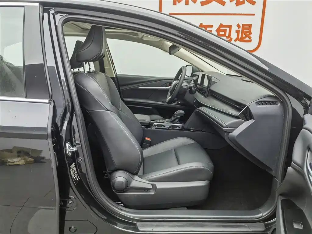 Toyota Camry 2025 — фото 23