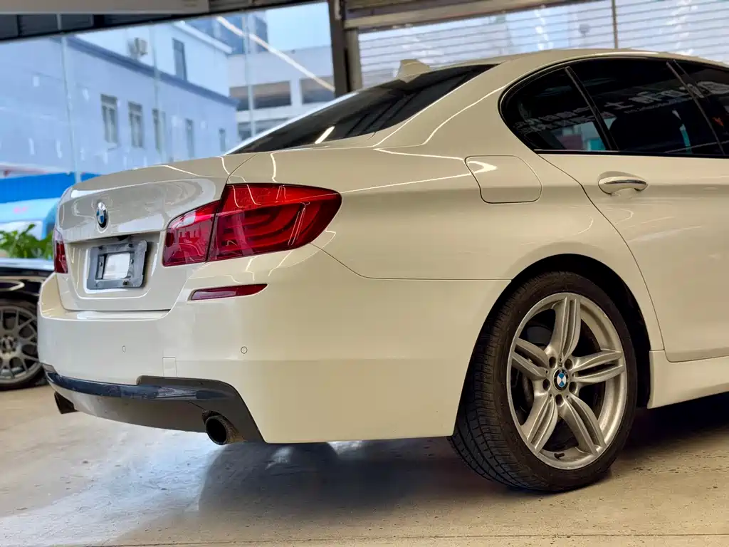 BMW 5 Series 2013 — фото 13