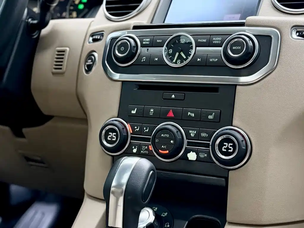 Land Rover Discovery 2012 — фото 13