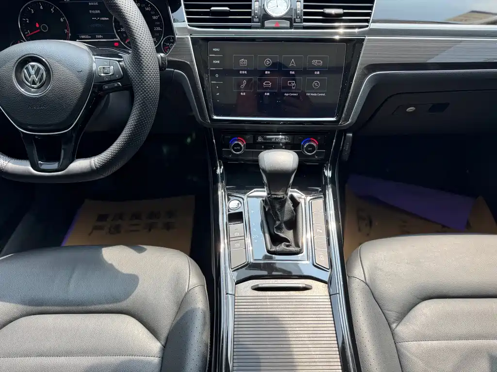 Volkswagen Phideon 2018 — фото 36