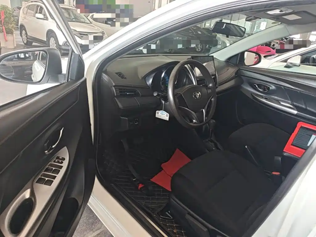 Toyota Yaris L 2016 — фото 16