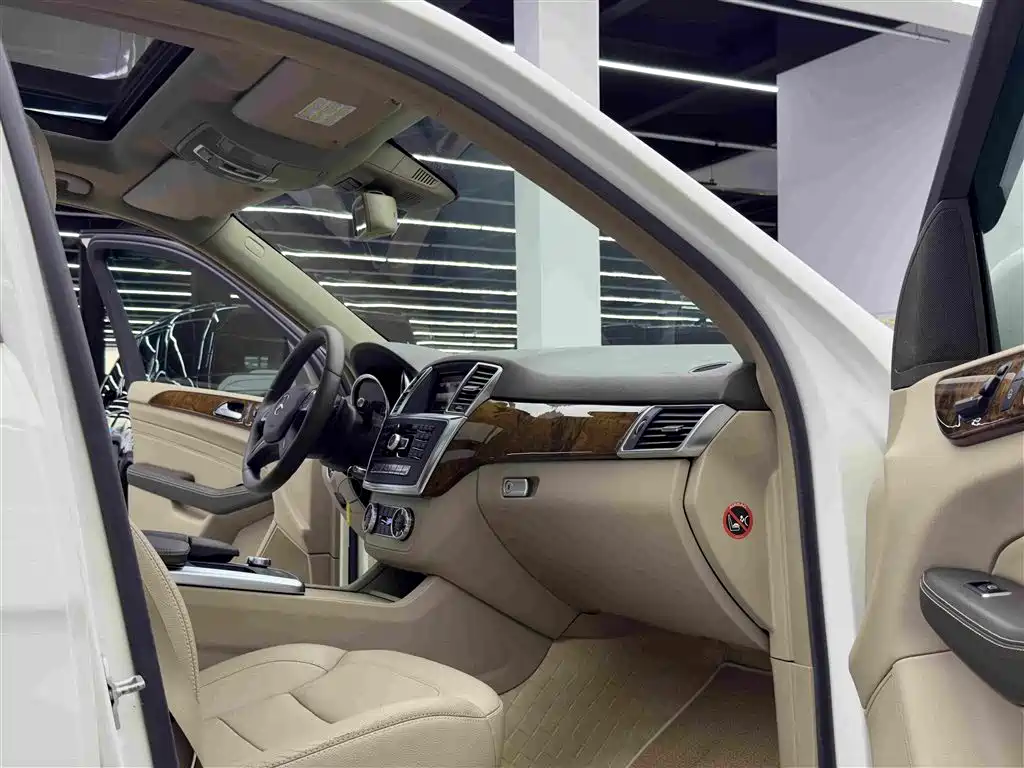 Mercedes-Benz M-Class 2014 — фото 10