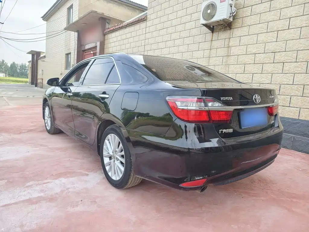 Toyota Camry 2016 — фото 12