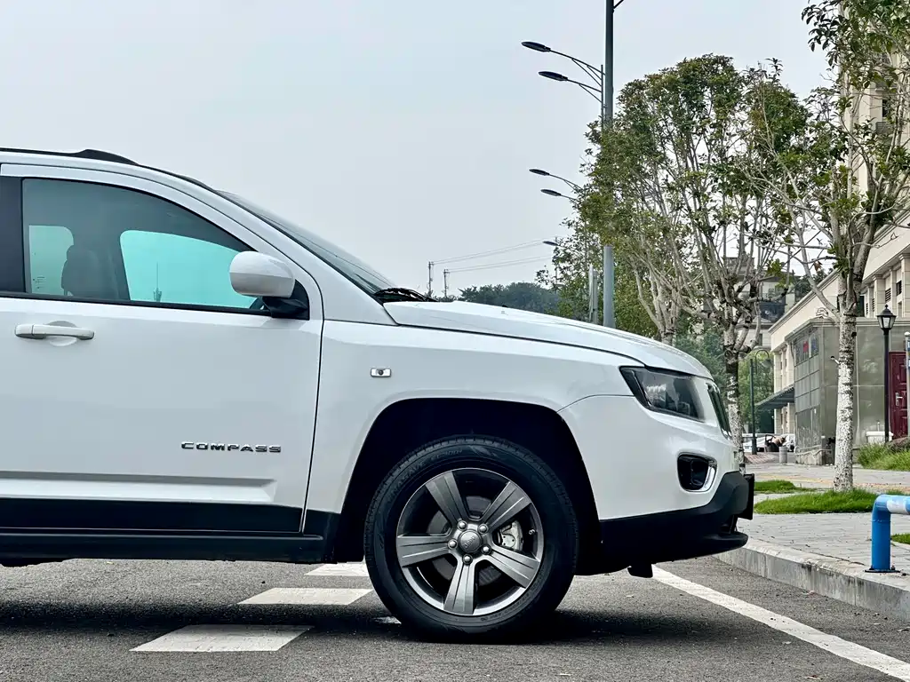 Jeep Compass 2014 — фото 13