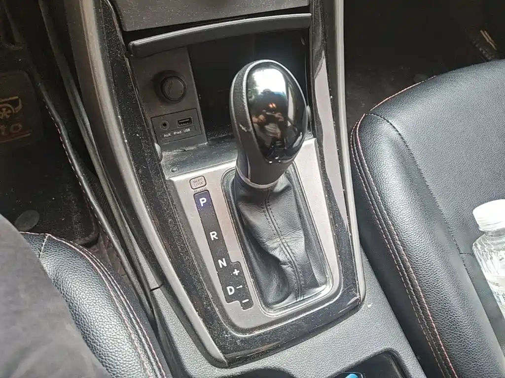 Hyundai Elantra 2015 — фото 21