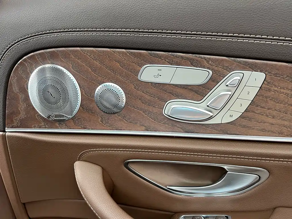 Mercedes-Benz E-Class 2021 — фото 16