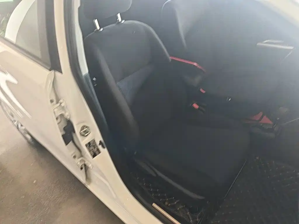 Toyota Yaris L 2016 — фото 25