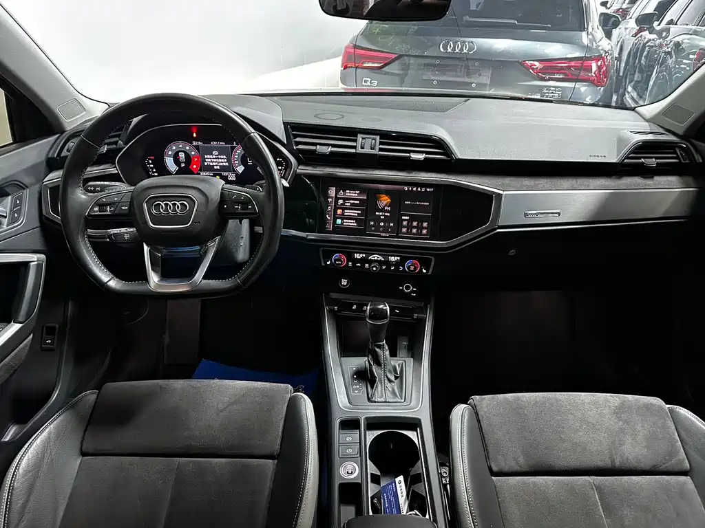 Audi Q3 2022 — фото 12