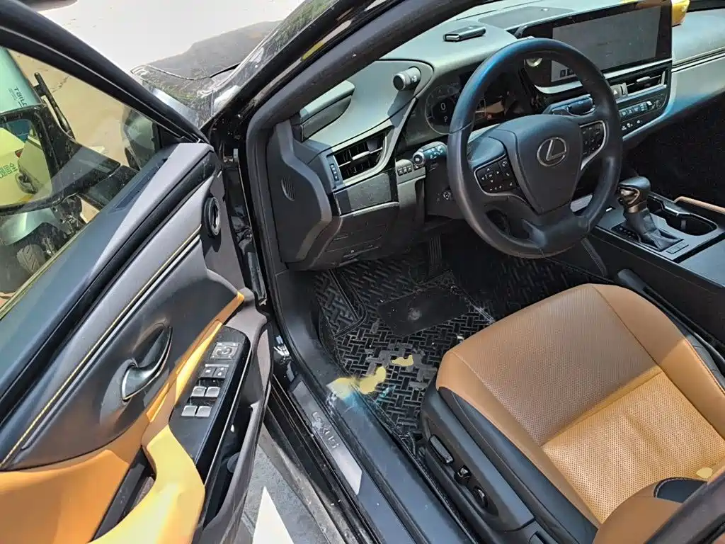 Lexus ES 2023 — фото 14