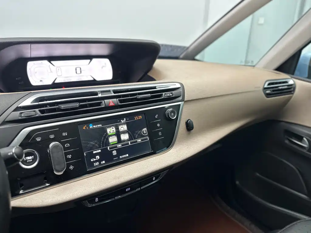 Citroen C4 Picasso 2015 — фото 26