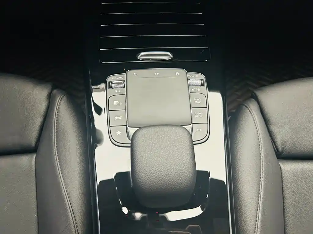 Mercedes-Benz A-Class 2021 — фото 17