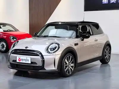 MINI MINI 2023