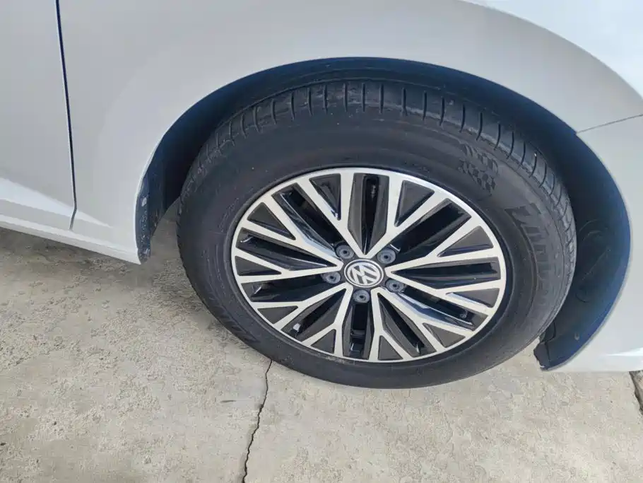 Volkswagen Sagitar 2020