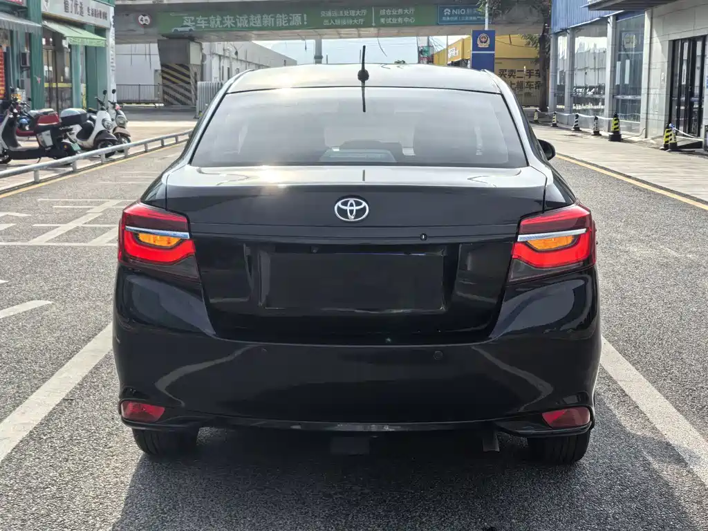 Toyota Vios 2022 — фото 12