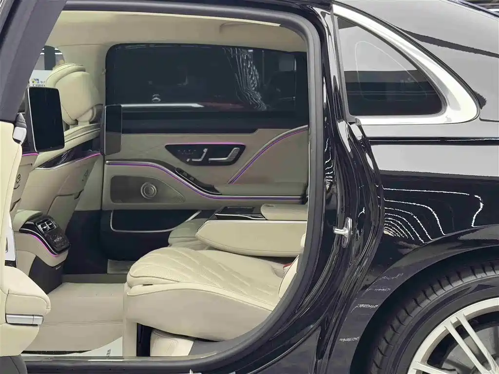 Mercedes-Benz Maybach S-Class 2024