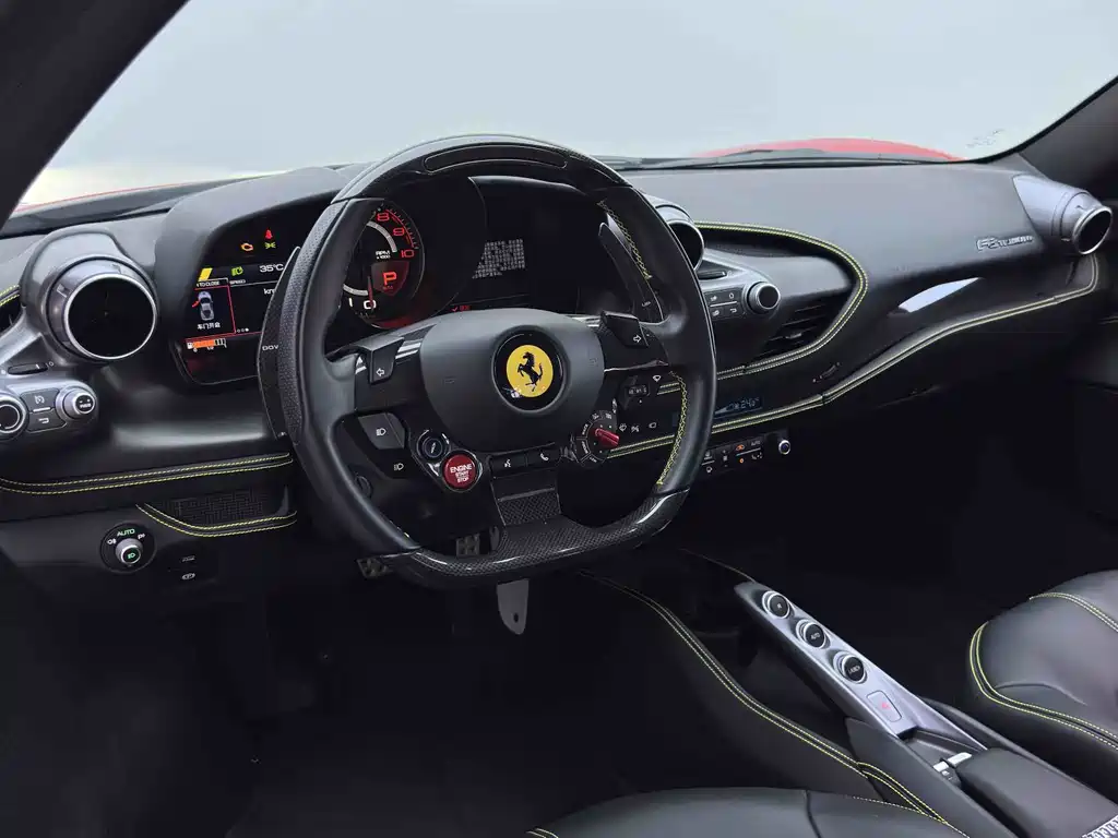 Ferrari F8 2021 — фото 16