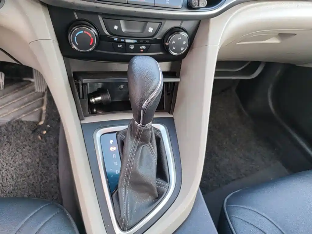 Buick Excelle 2019 — фото 14